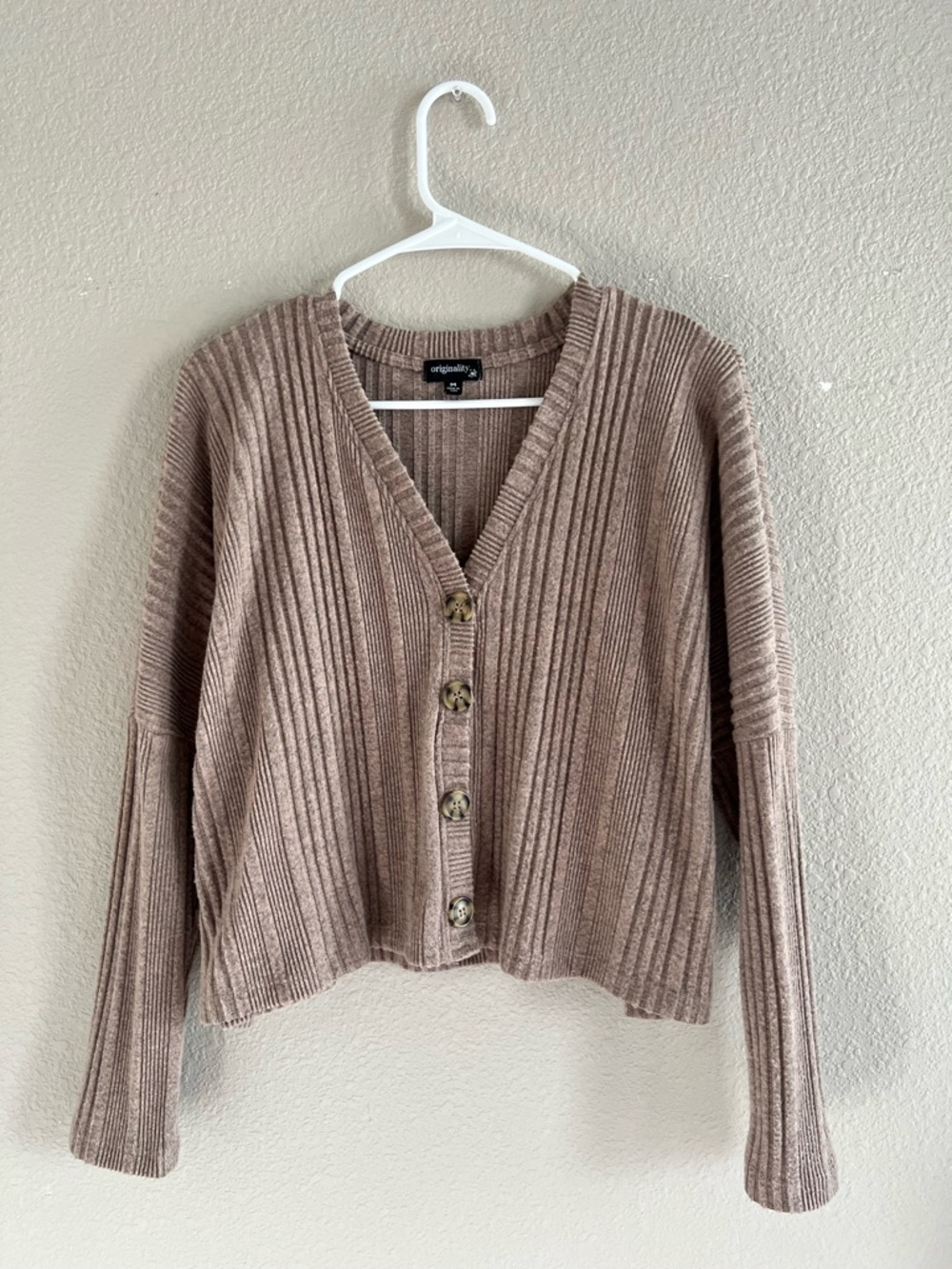 Cropped Ribbed Button V-Neck Cardigan in Taupe